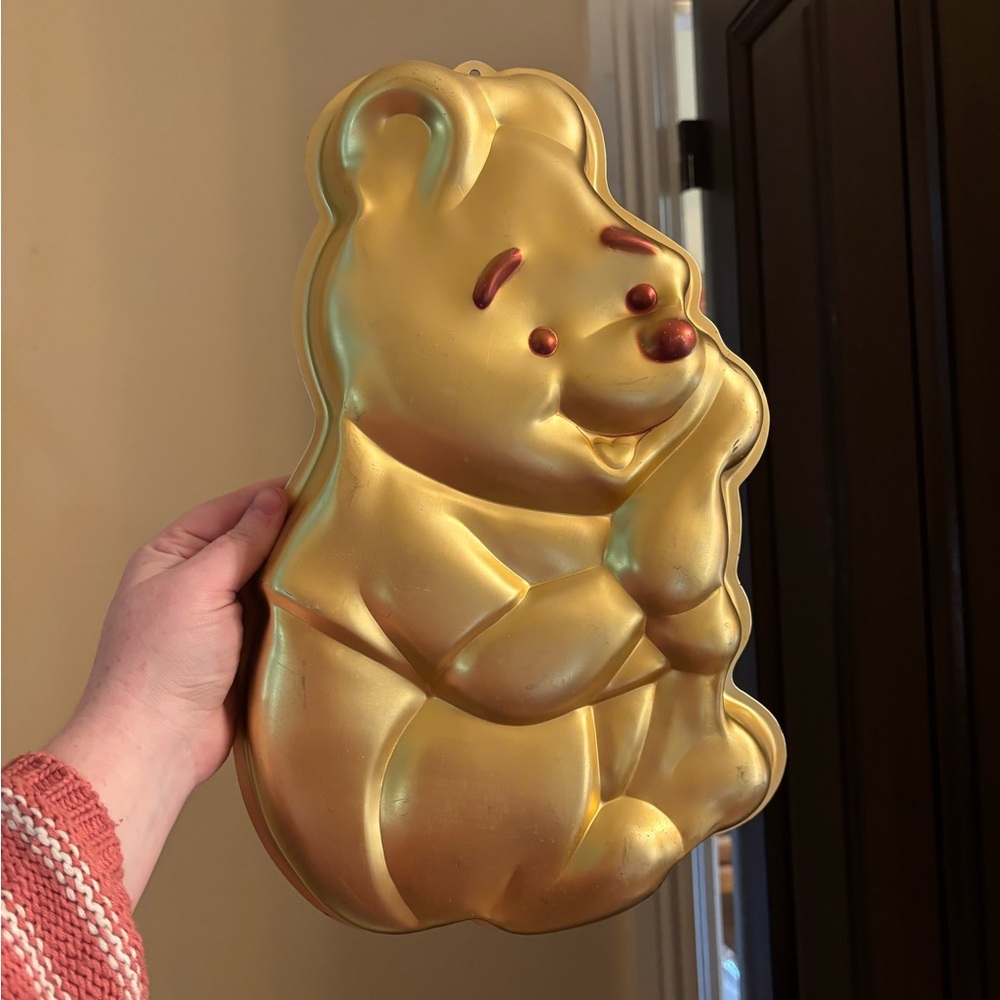 vintage Wilton Winnie the Pooh cake pan
